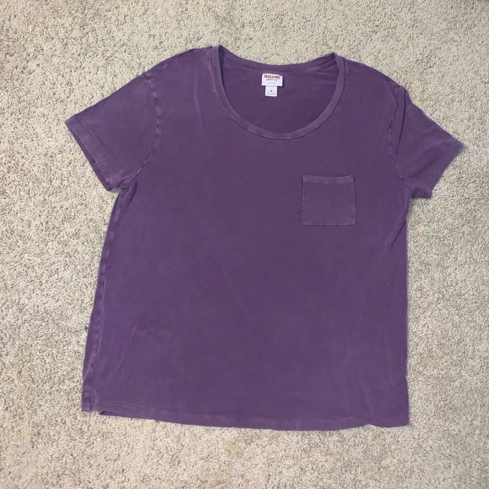 simple pocketed tee